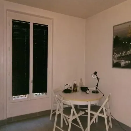 Petit Cocon En Plein Coeur De * Parigi